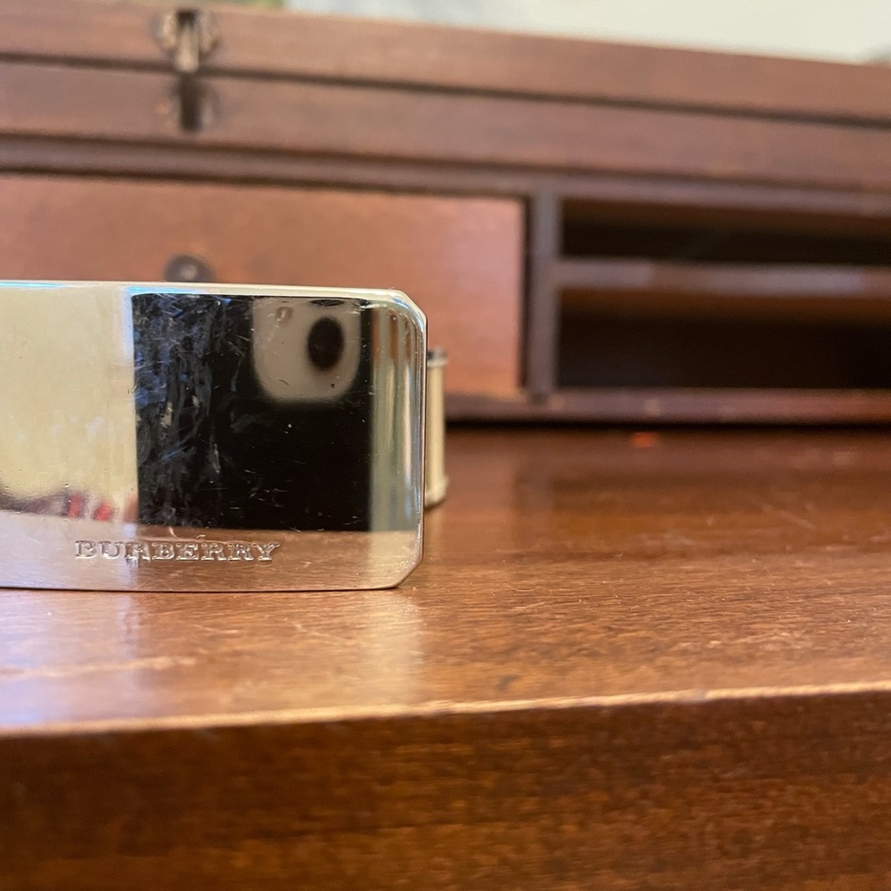 Very Good. Minor scratches at hardware; light discoloration at hardware. - Picture 3 of 6